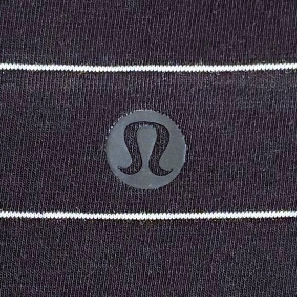 lululemon Black Striped Cates Tee size 4 - Picture 9 of 11